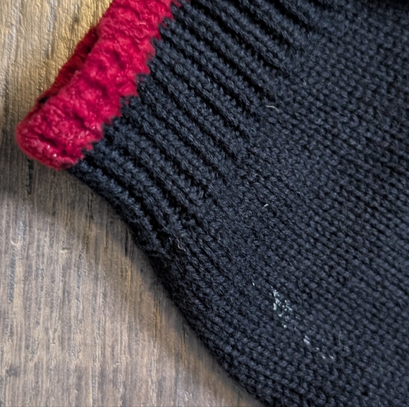 525 America Black Sweater Red Heart Accent Valentine Size M - Picture 3 of 8